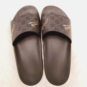 GUCCI Men's GG Supreme Tigers Slides Sandals